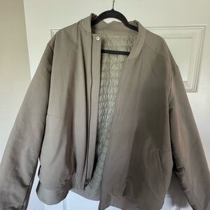 Lululemon Men’s double sided bomber jacket